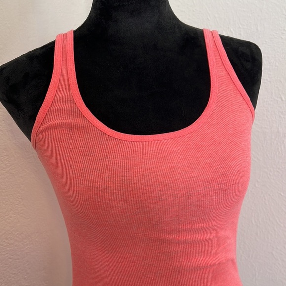 Mossimo Coral Ribbed Tank Size S/P - Picture 3 of 6